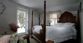 HideAway Country Inn - Image 5