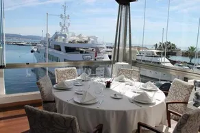 Banus Boutique Muelle Del Ribera - Image 5