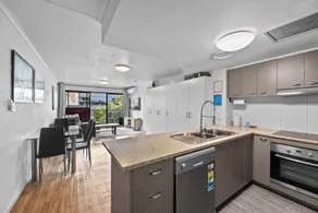 Central Bowen Hills Stay - Image 3