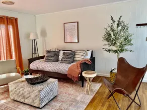 Grosse Pointe Detroit Relaxing Family Home - Image 3