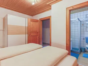 Spacious Apartment in Saalbach-Hinterglemm near Ski Lift - Image 3