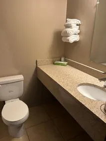 Cedar Inn - Image 4