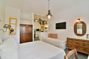 Golden Beach Hotel & Apartments - Image 2