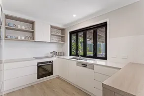 Wirragulla, 10 Marty Avenue - Stylish Modern House with ducted air con & WIFI - Image 3