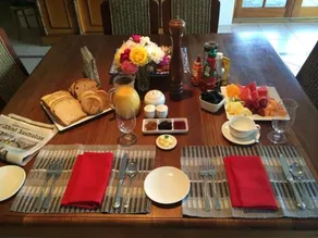 Nivalis Bed And Breakfast - Image 2