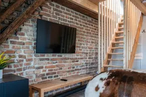 CREST - Riverside Lofts & Studios - Image 3