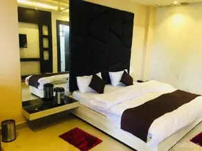 Hotel Khalsa Lake View - Image 5