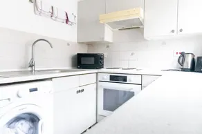 Beautiful 2-bed Apart in Southampton - Image 4
