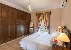 Pantaleon House - Image 3