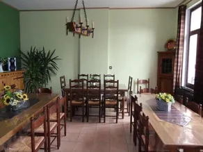 The Ideal Spot for a Family Reunion - Image 5