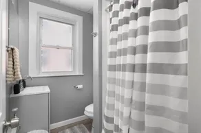 Modern 2 Bedroom in Downtown Providence. - Image 5