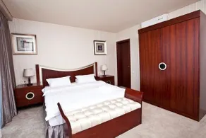 Hotel Oasis - Image 2