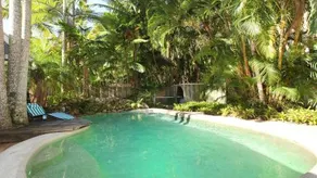 FABULOUS HOLIDAY HIDEAWAY - COOLUM BEACH - Image 2