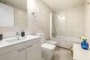 Brand New Stylish Apartment with Fluffy Beds 1 - Image 4