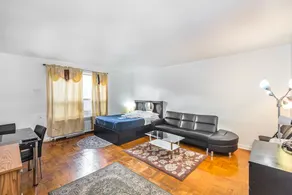 Toronto Furnished Living - Image 4