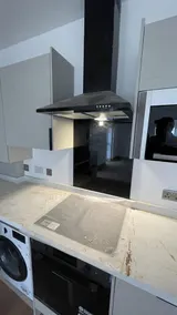 Exquisite Riverside Living in a Stunning Flat - Image 4