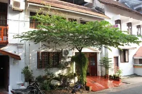 Globe Trotters Inn - Image 2