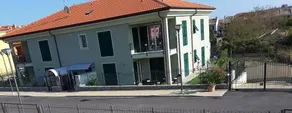 La Strelitzia Apartments - Image 5