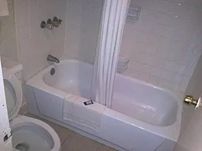 Royal Inn - Image 5
