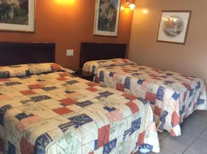 Budget Inn And Suites - Image 3