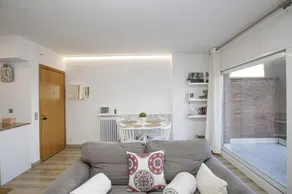 Apartamento con gran terraza en Girona - Image 4