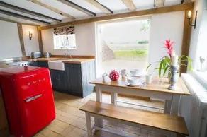 THE COTTAGE, HIGH ASH FARM, pet friendly in Peasenhall - Image 4