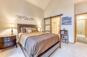 Clark's Mountain Condo - Image 4