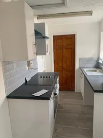 Lovely and Bright 2 bed House - Image 4