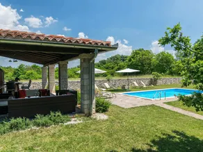 Spacious Villa In Tinjan With Pool - Image 5