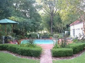 Breeden Inn Cottages & Retreat on Main - Image 5