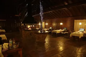 Pia Hotel - Image 2