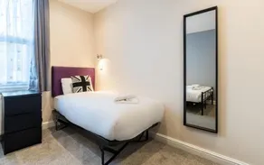 Royal London Hotel & Apartments - Image 3