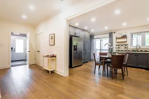Cheerful 3 Bedroom W/ Indoor Fireplace In Toronto - 02 Free Parking - Image 5