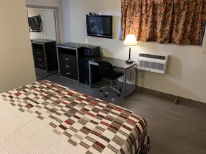 Red Roof Inn Copiague - Image 2