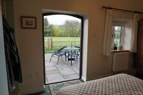 Tranquil Farlow Retreat - Image 3