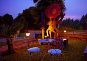 B&B Art - Image 2
