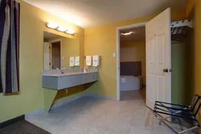 Americas Best Value Inn-Nacogdoches - Image 4