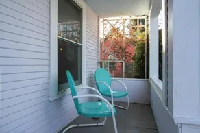 Retro Bungalow - Image 5