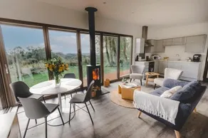 "Constable" Eco Lodge with Private Hot Tub - Image 3