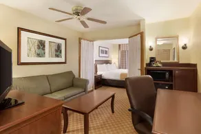 Country Inn & Suites by Radisson, Rochester, MN - Image 5