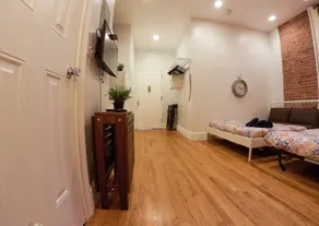 NYC Studio Apartment - 1st Floor Walk Up - HOV 51234 - Image 2