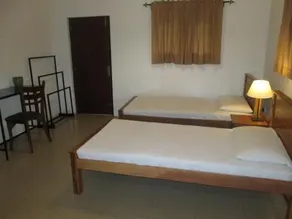 Deer Park Inn - Image 3