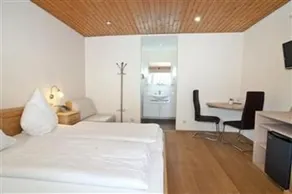 Hotel-Gasthof Zur Linde - Image 4