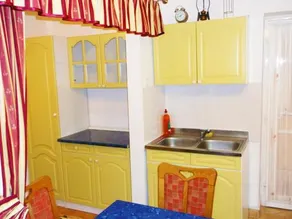 Arany Barokk Apartman - Image 5