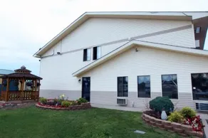 Super 8 by Wyndham Elkhart - Image 3
