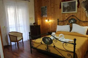 Hotel Lo Scoiattolo - Image 2