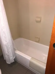 Country View Inn & Suites - Image 3