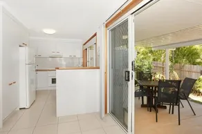 2 Eastern Court Mount Coolum 400 Dollar Bond Pet Friendly Linen Included - Image 5