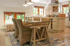 Bishops Bay Cottage - Image 4