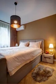 Silver & Gold Apartment - Image 4